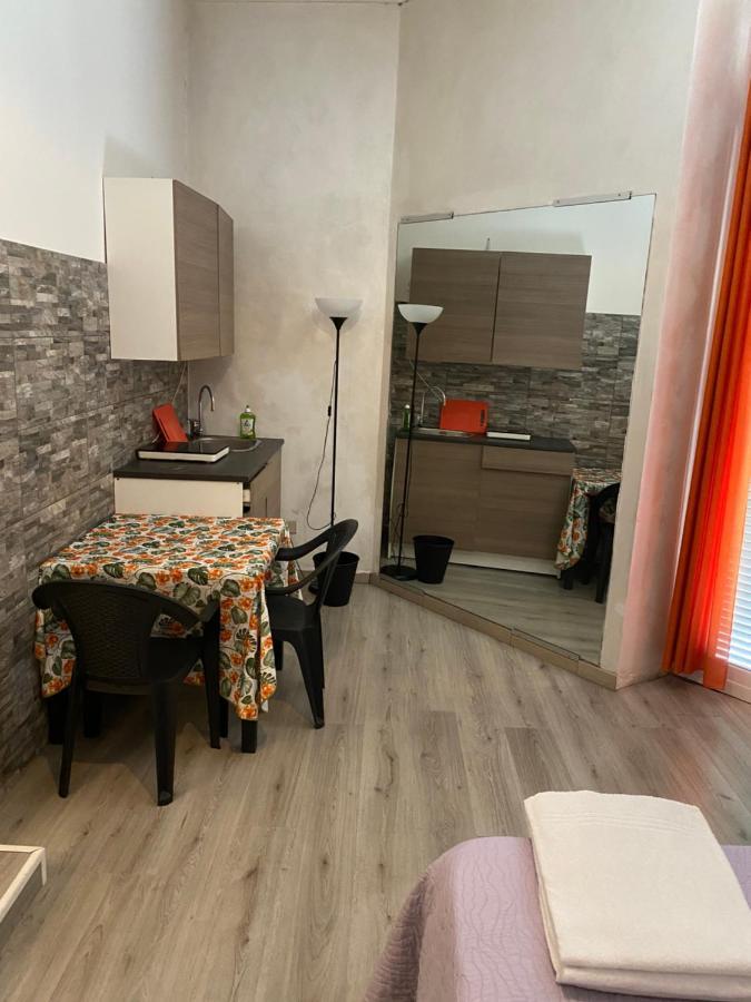 Cavour Guest House Вентимилья Экстерьер фото