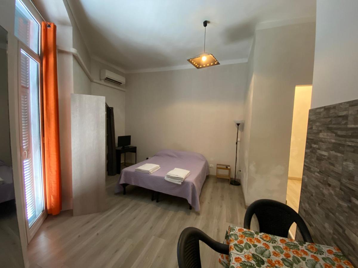 Cavour Guest House Вентимилья Экстерьер фото