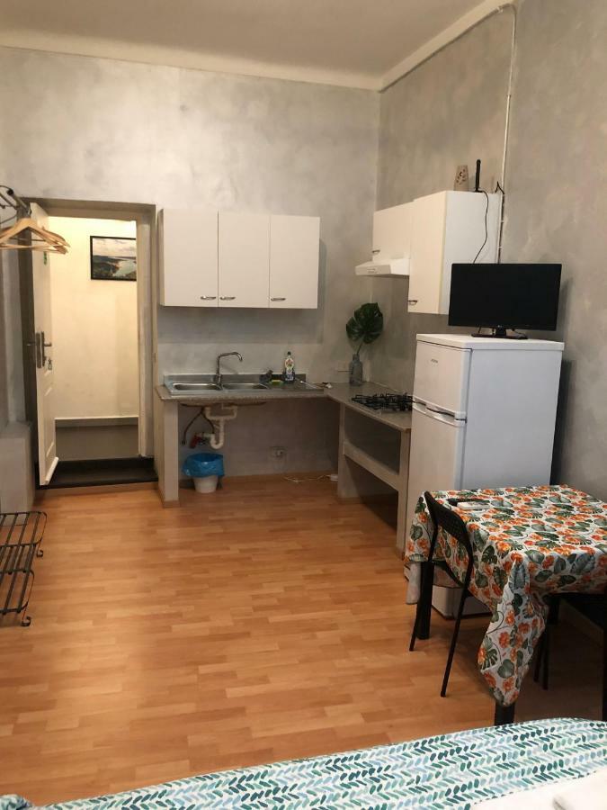 Cavour Guest House Вентимилья Экстерьер фото